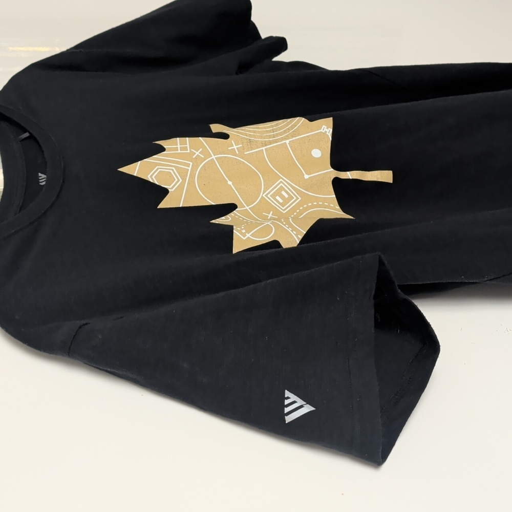 Small Toronto Black T-Shirt with Canada Gold Leaf Design Baseball Basketball - Picture 4 of 4